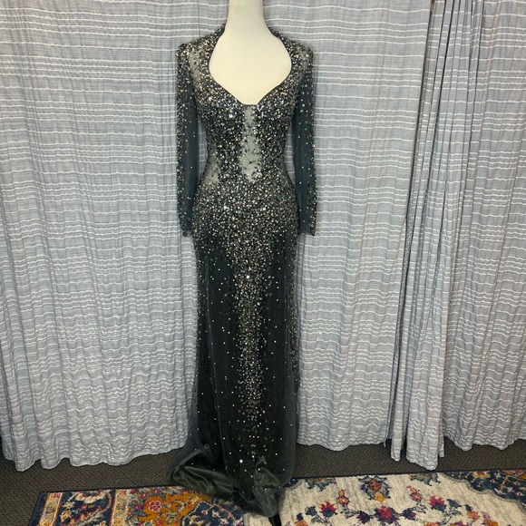 Elegant Gunmetal Evening Gown - Picture 1 of 15